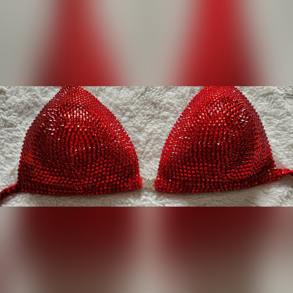 Red Crystal Embellished Bikini Set with Rhinestone Accents - Picture 4 of 8